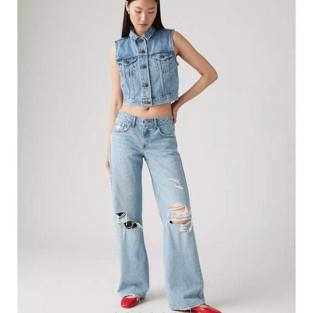 New Levi’s 29x30 Premium Low Loose Women's Jeans Probably OK Light Wash